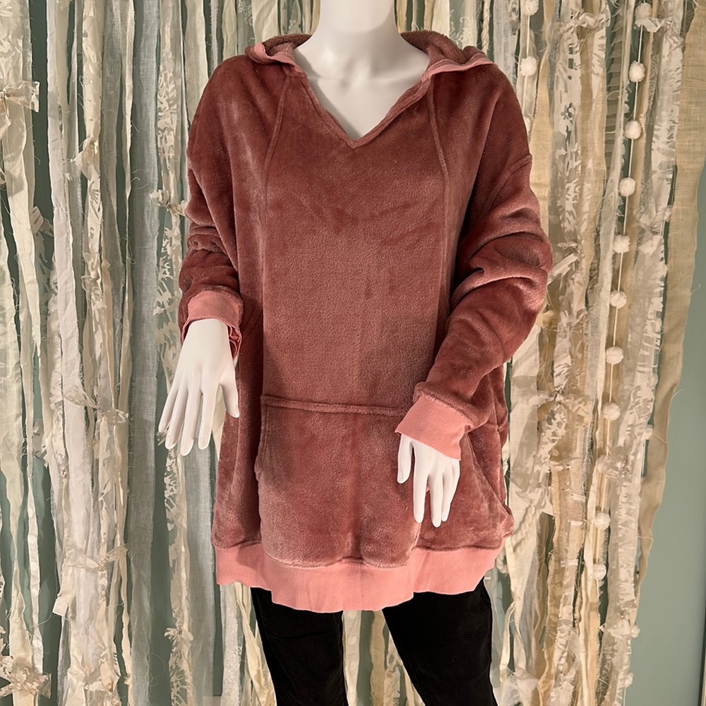 Easel Snuggly v-neck hoodie